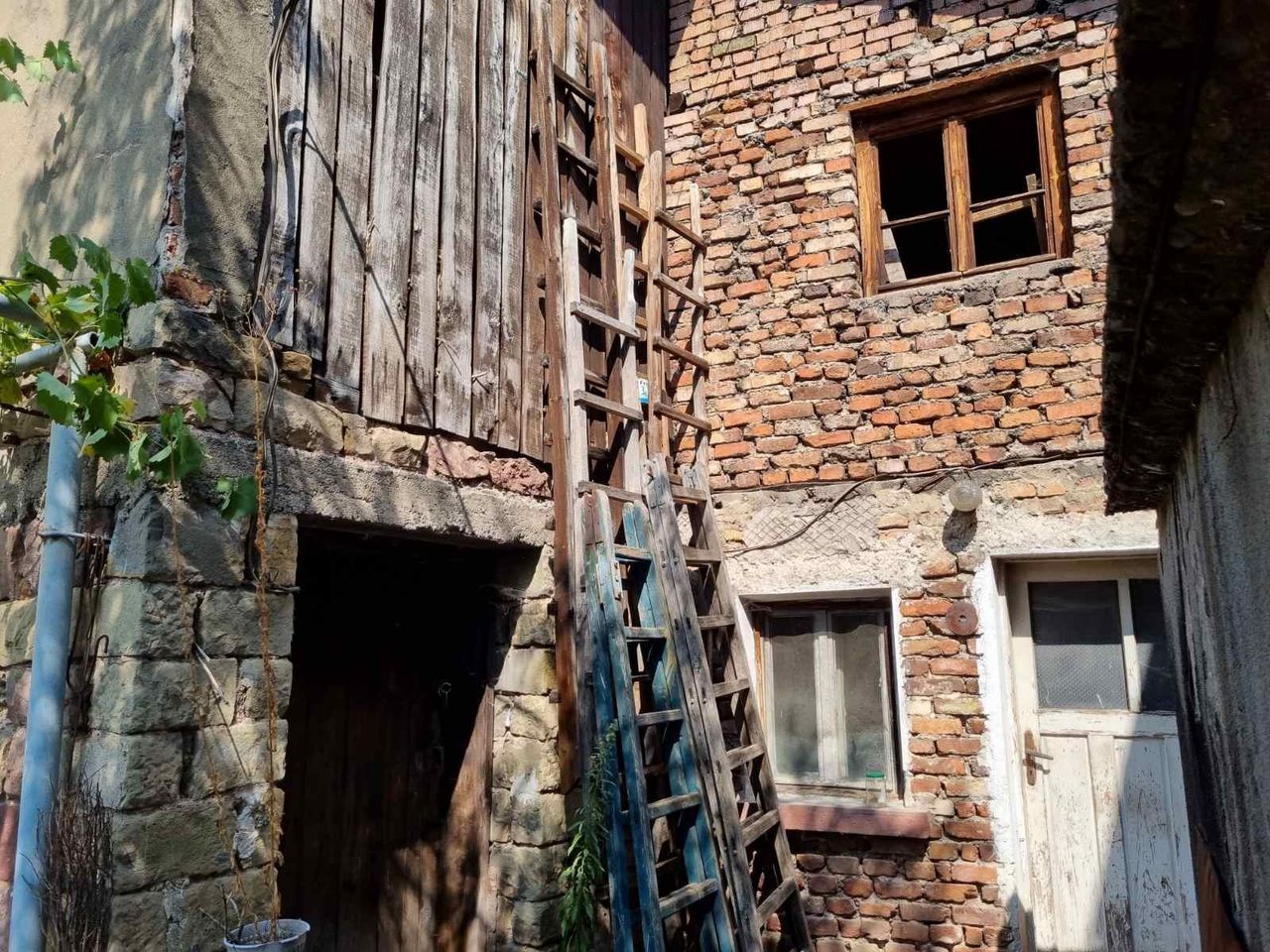 Продава се Къща в Враца, Център - 160 кв.м за 271 €/кв.м - Снимка #7