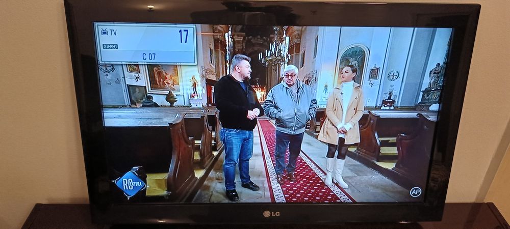Televizor led LG 32 full HD 2010 Polonia telecomandă