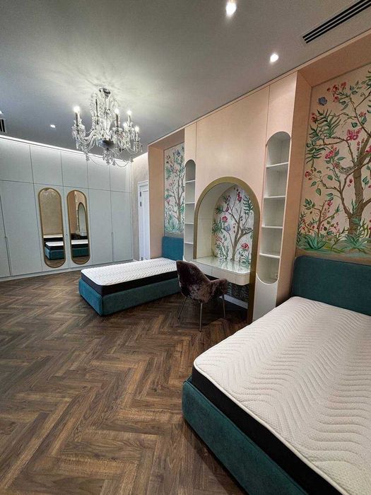 ПРОДАЕТСЯ ДОМ на махалля Ракат  3,5 Соток:  6 Комната