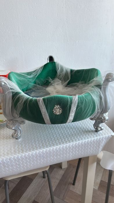 Коржын Изумрудный на ножках