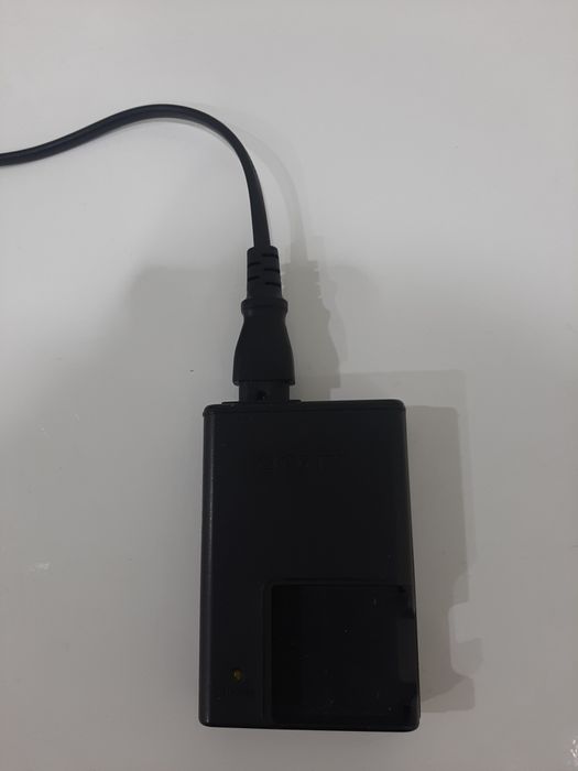 Продаю зарядка для фотопарата SONIY