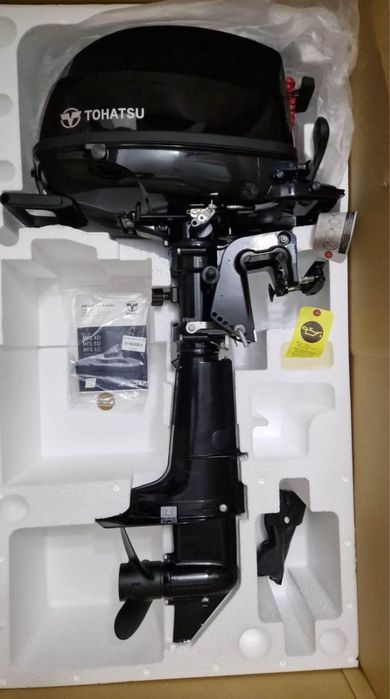 Мотор для лодки. Мотор для лодки TOHATSU четырехтактный новый.