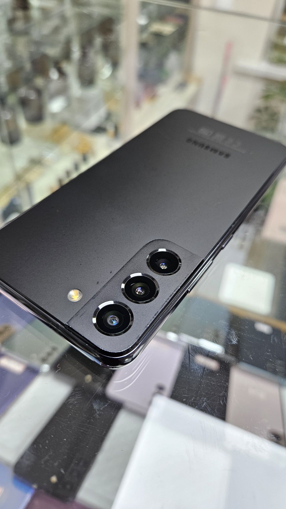 Samsung S22.  5G