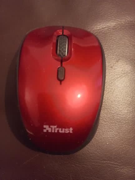 Casti gaming , cameră web tastatura (office) mouse(office)