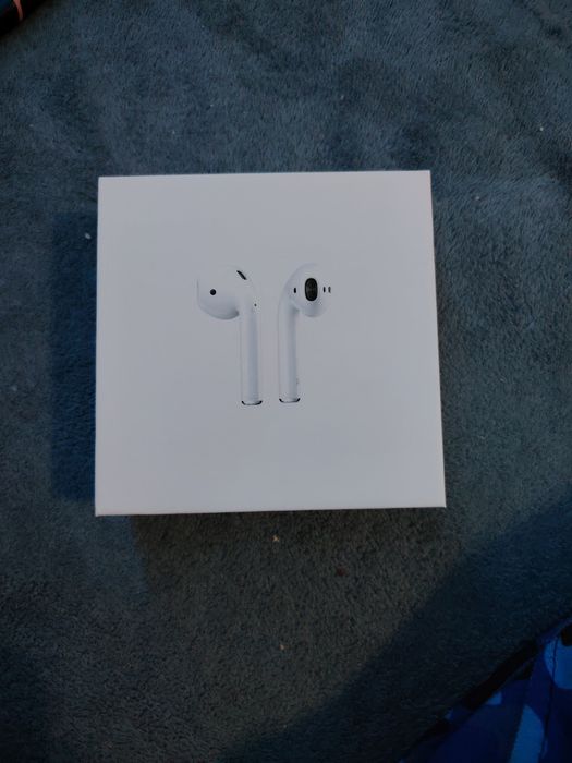 Vând căști urgent