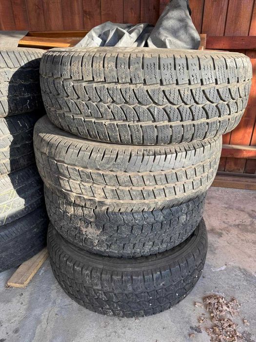 vand 8 caucuri de duba 235/65 R16C