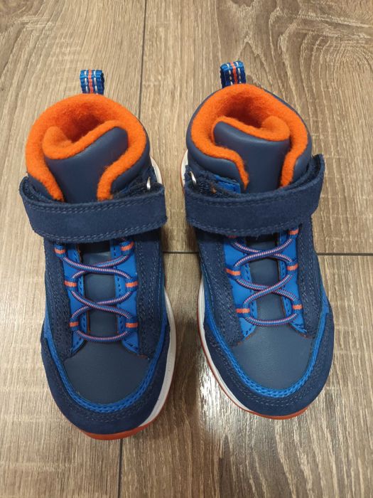 Затворени обувки Elefanten