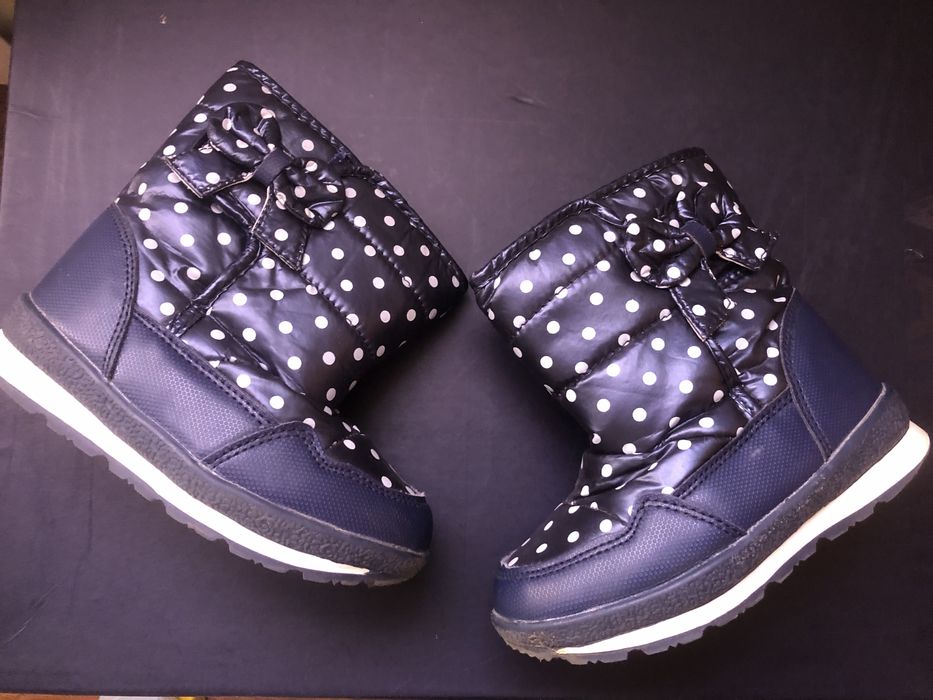 Сет Унисекс Зимно Яке с каракул, ботуши-апрески, блузка с пайети - 3г