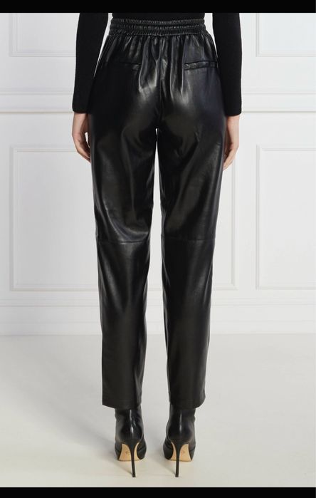 Дамски панталон ,кожен Guess