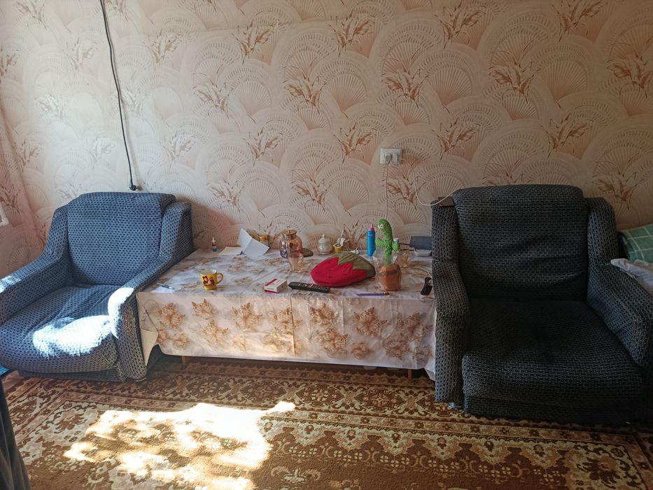 Продается диван с креслами