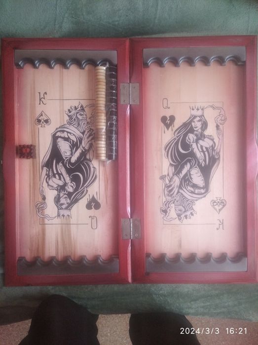 Продам нарды резные