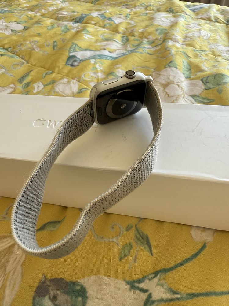 Продам apple watch 4 series 44mm