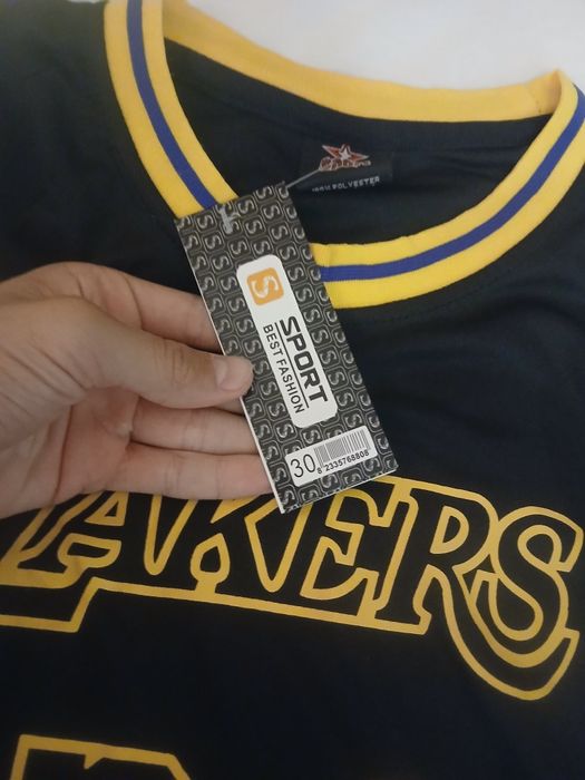 Tricou si pantaloni baschet