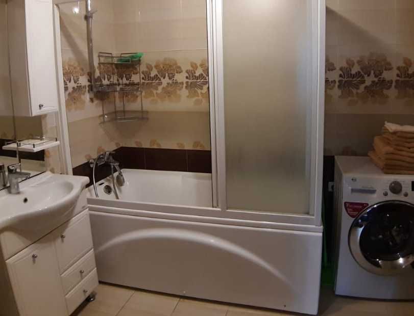 Дава се под наем Тристаен апартамент в Пловдив, Западен - 88 кв.м за 413.1 € - Снимка #1