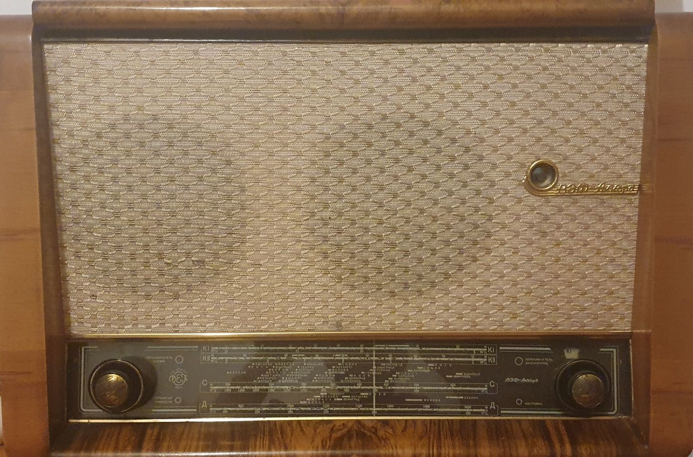 Radio vintage cu pick-up VEF AKKORD ACORD