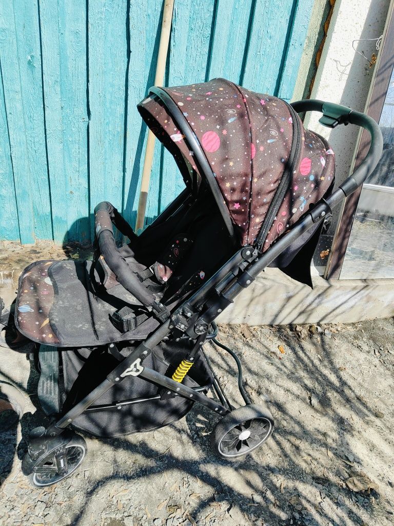 Продам коляску прогулочную