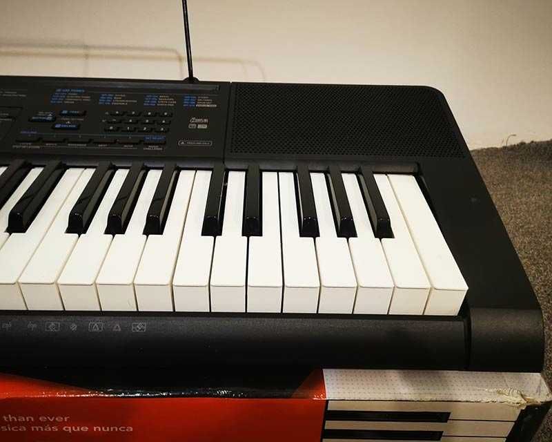 компютърна миди клавиатура CASIO CTK-2300 синтезатор с 5 октави и USB
