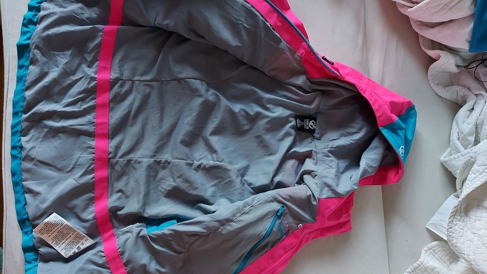 Geacă impermeabilă de ploaie