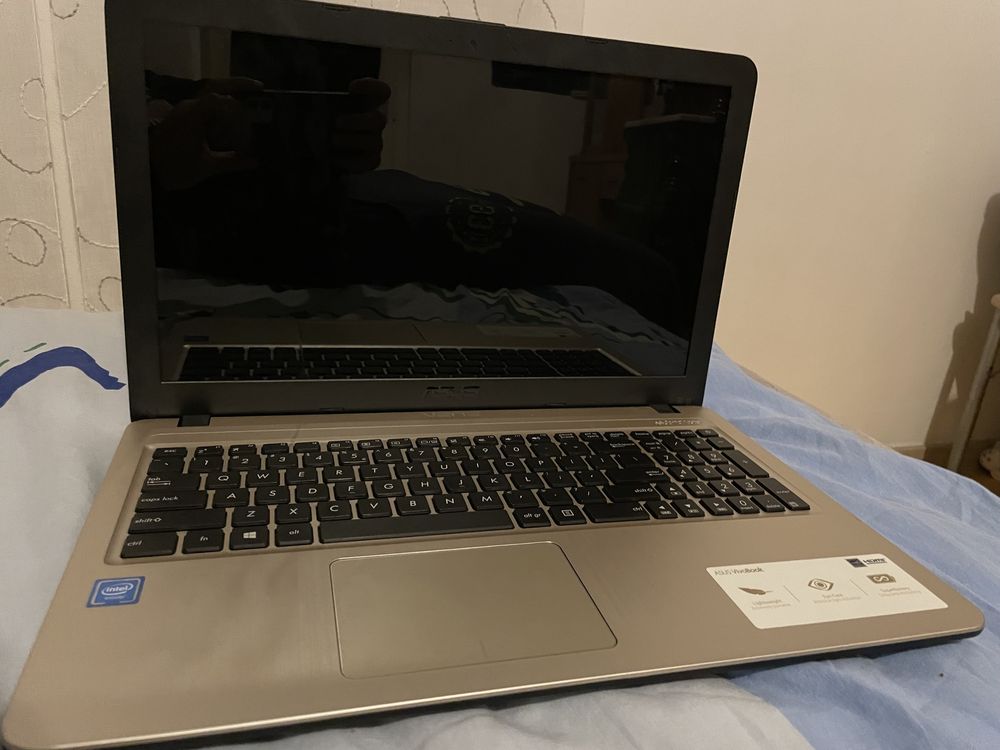 Vând laptop Asus S540M