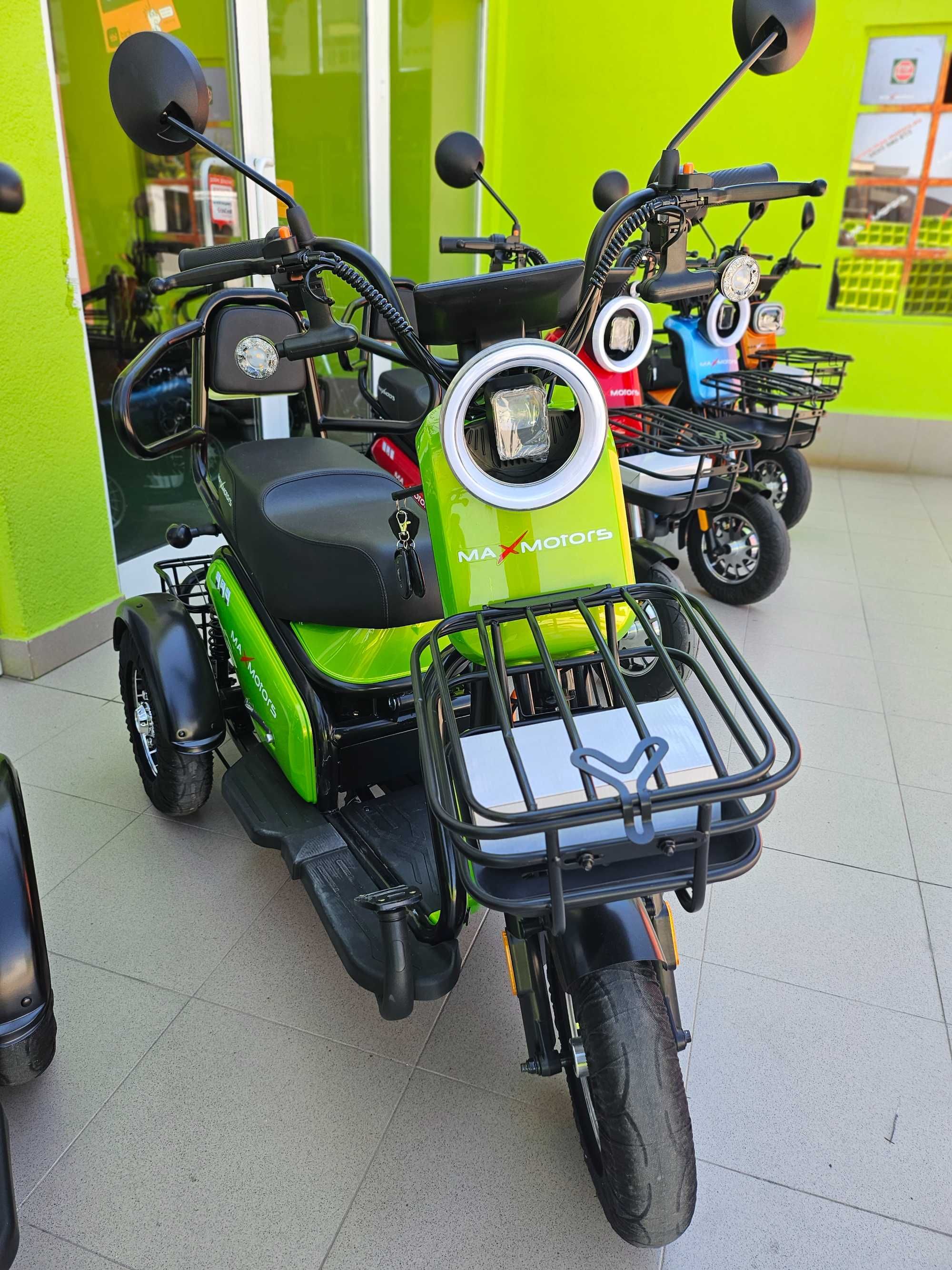 Електрическа триколка MaxMotors Pudding 1800W 48V-20Ah Двуместна