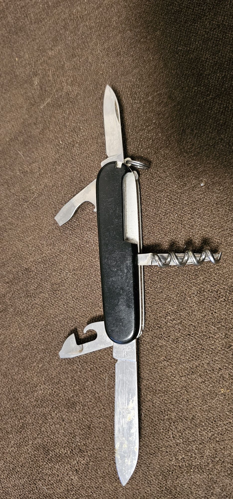 Продавам ножче Victorinox