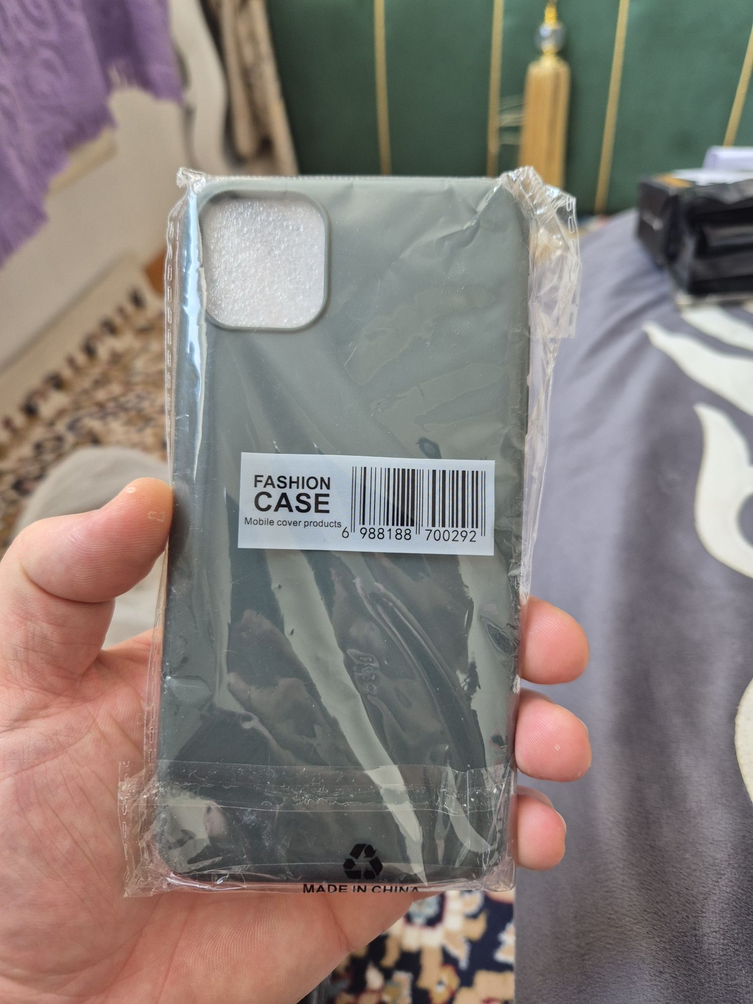 Продаю IPhone 7+ и Айпад 2