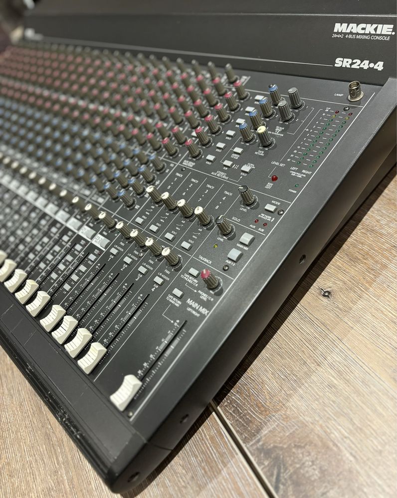 Mackie SR 24.4 VLZ mixer (Маки) смесителен пулт