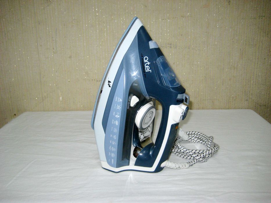 Утюг Artel 2800w идеальном рабочим состоянии!