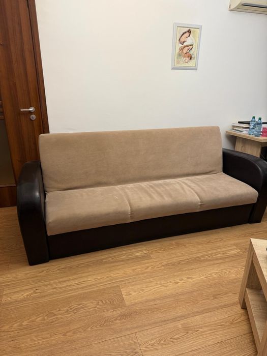 Vând canapeaua 230 cm lungime/55/55  in stare foarte bună