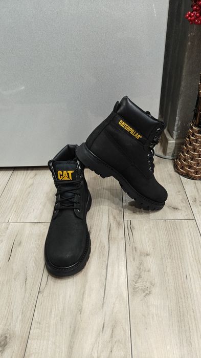 Caterpillar mărimea 42