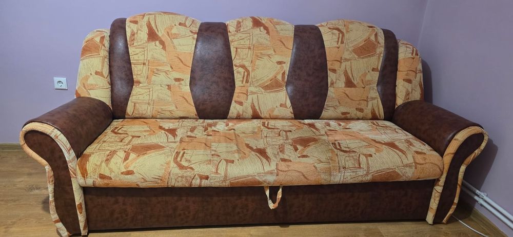 Canapea de vânzare.