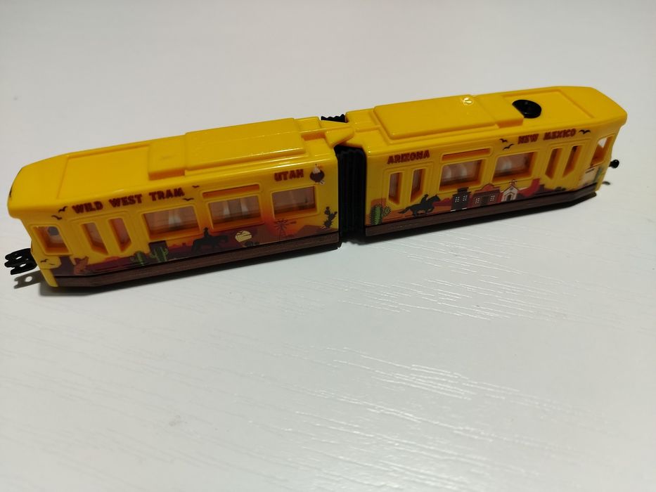 Elicopter și tramvaie marca Siku