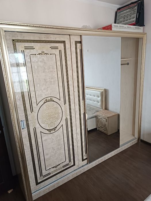 Spalniy Shari bn sotiladi 2ta tumba prihojiy va divan