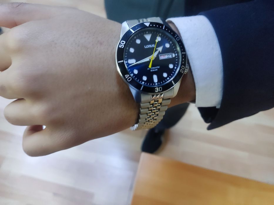 Lorus watch. 10 bar