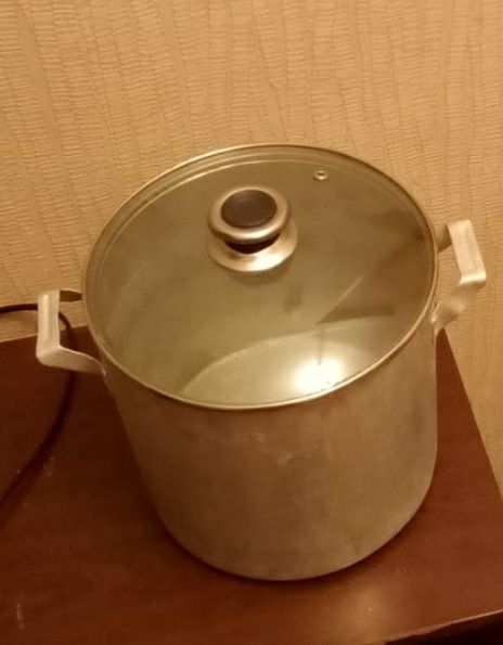 Продам кастрюлю 5л