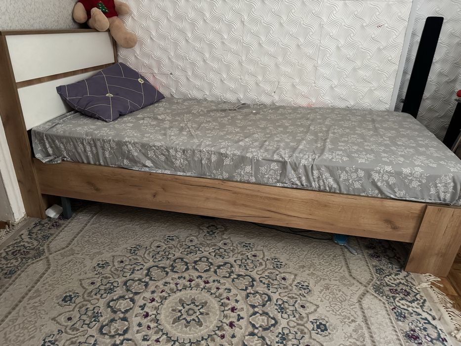 Продам кровать спальную