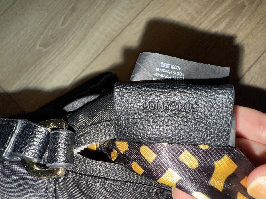 Poseta Boss mica, curea de purtat peste umar