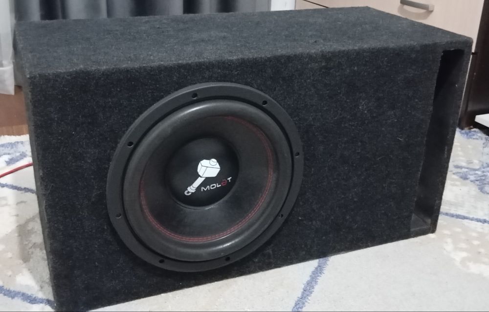 Продам сабвуфер MOLOT.
