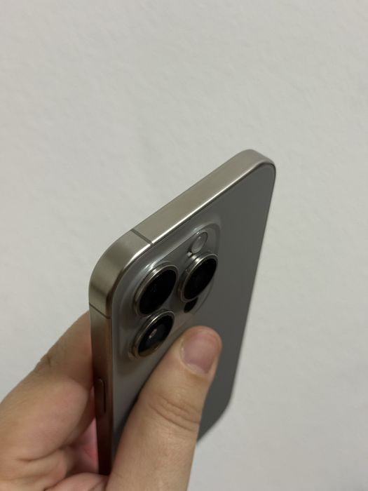 iPhone 15 Pro Natural Titanium 256GB