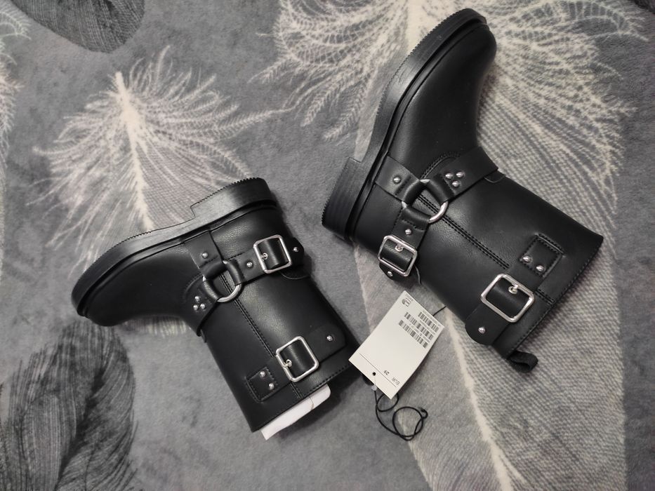 Ghete noi cu etichetă Nr 29