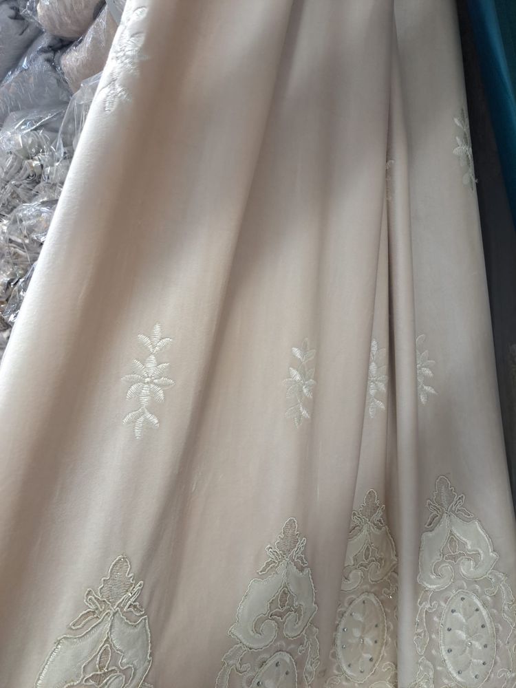 Vând draperii de mai multe nuanțe
