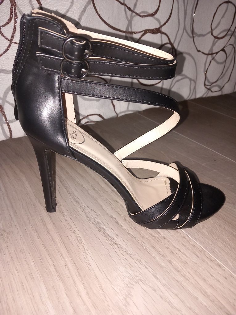 Sandale negre cu toc de 10 cm