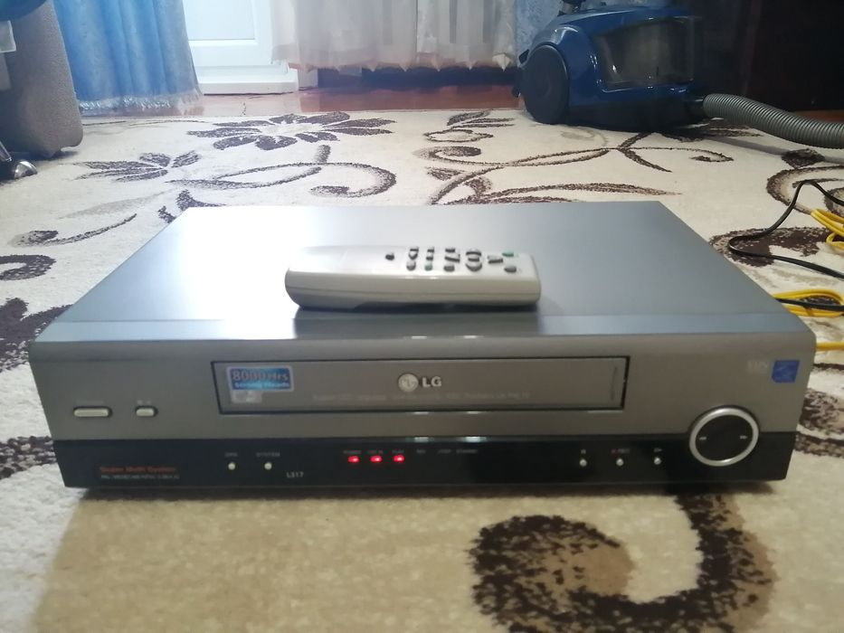 Продам видеомагнитофон LG.ПИШИТЕ СООБЩЕНИЯ В ОЛХ.