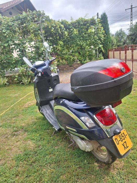 Vând scuter 49cc