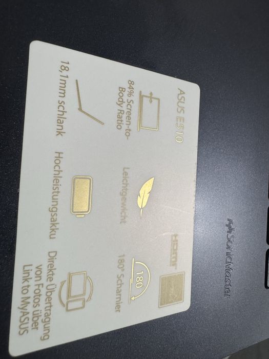 Asus E510 - 350 lei - 9.9/10