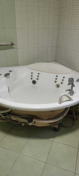 vand cada de baie, rotunda, de colt, cu hidromasaj, model premium