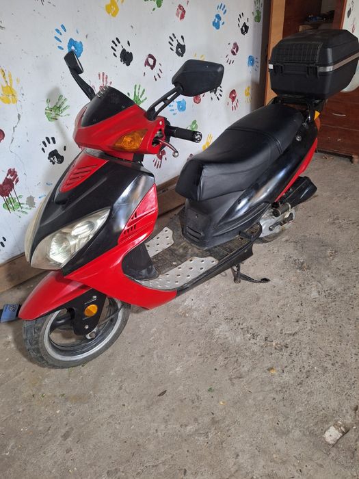 Vând scuter first bike