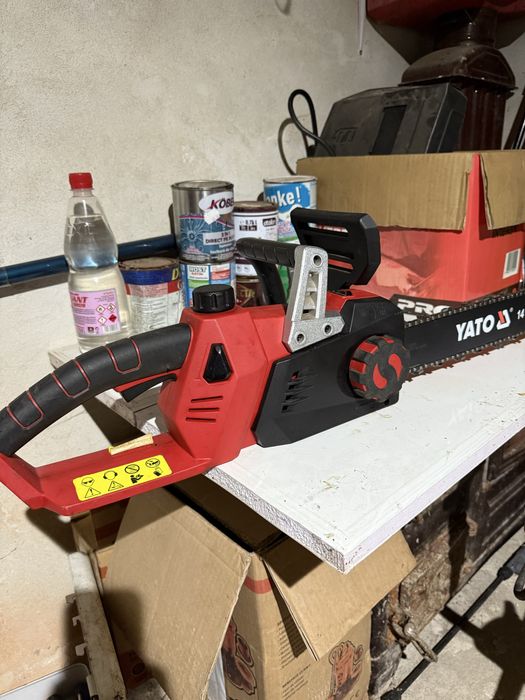 Drujba cu acumulator yato