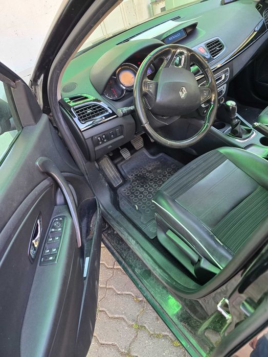 Se vinde un RENAULT FLUENCE 1.5dCi, 2015,în stare bună, 3000EUR, neg..