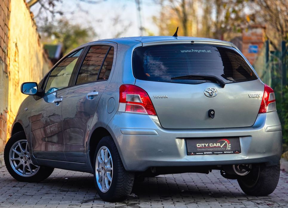 Toyota Yaris Facelift 2010/12 benzina Euro5 Stare Impecabila!